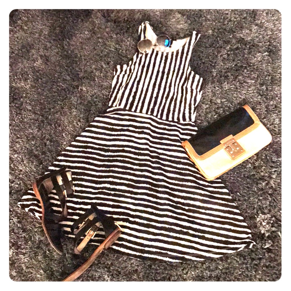 H&M black and white a line dress